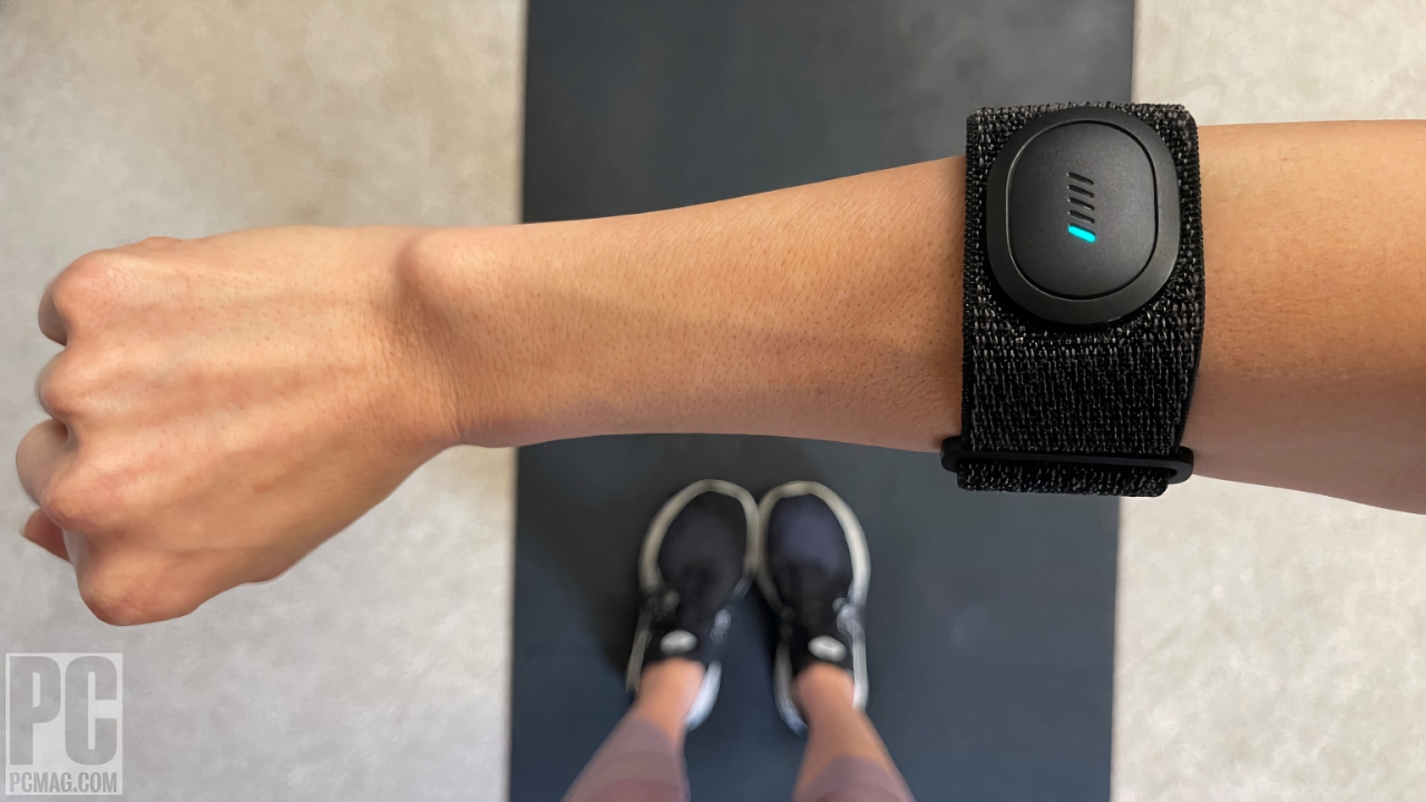 Peloton Heart Rate Band Armband with builtin heart rate sensor